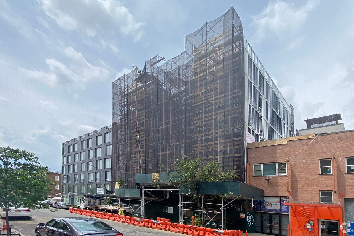 Primary Photo - 853 Lexington Ave