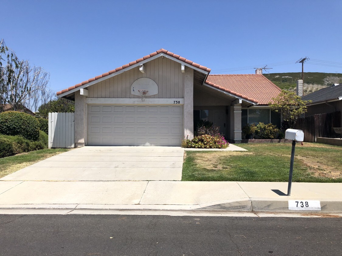 Foto principal - 738 Lincoln Ave