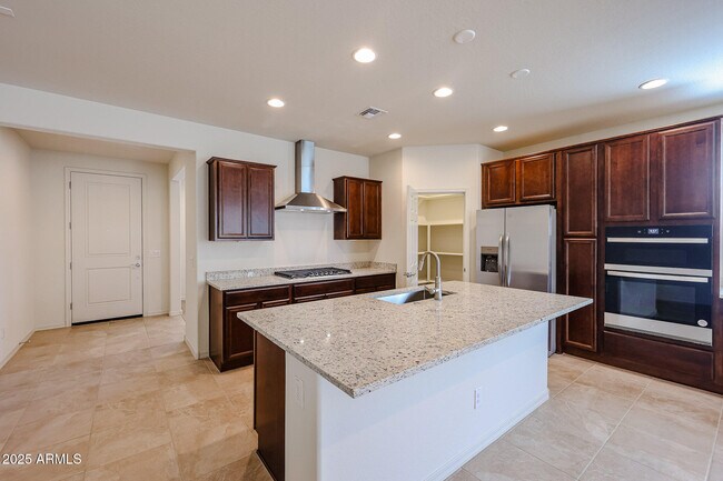 Foto del edificio - 16701 W Whispering Wind Dr