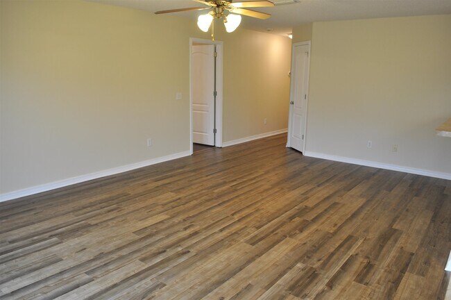 Foto del edificio - 673 Mozingo Ln