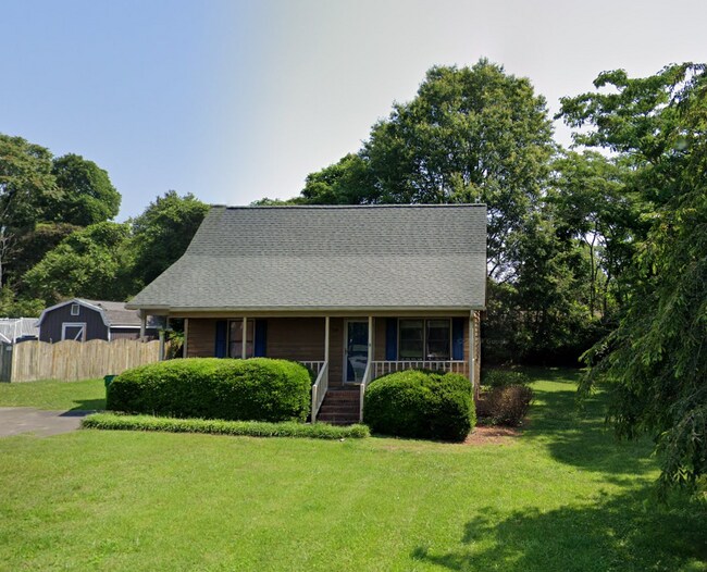 Building Photo - 318 W Dalton Rd