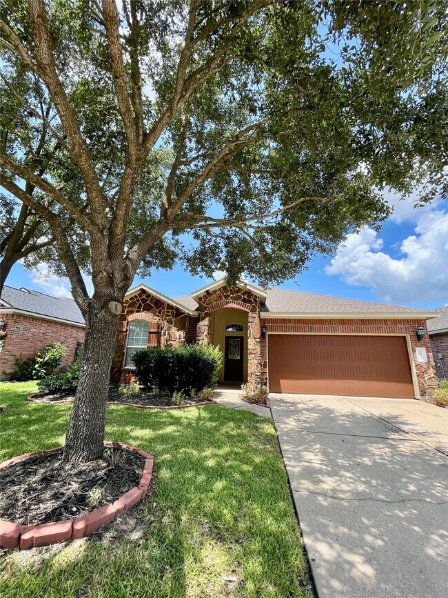 Foto del edificio - 7014 Raven Cliffs Ln