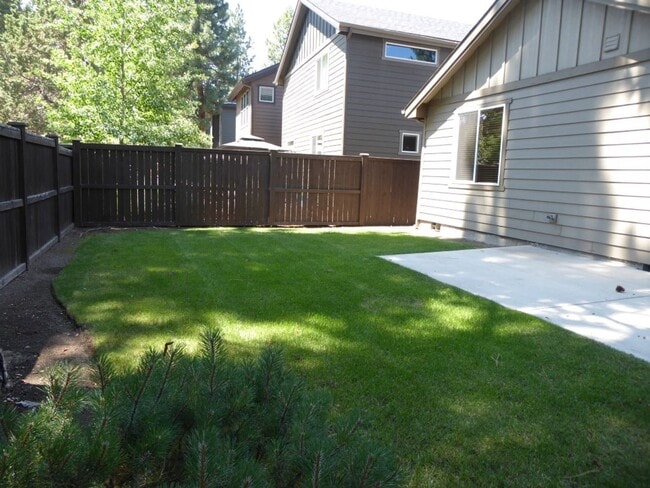 Building Photo - 3 br, 2.5 bath House - 61150 Snowbrush Drive
