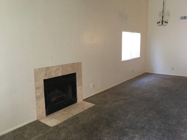 Foto del edificio - Beautifully Updated 2 Bed 2 Bath