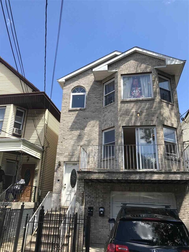 126 Bostwick Ave, Jersey City, NJ 07305 House Rental in Jersey City