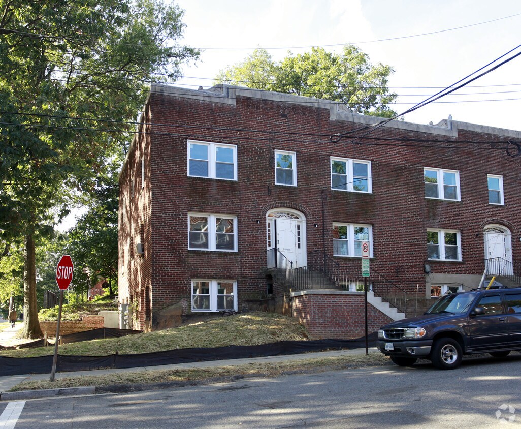 Primary Photo - 1400 Oglethorpe St NW