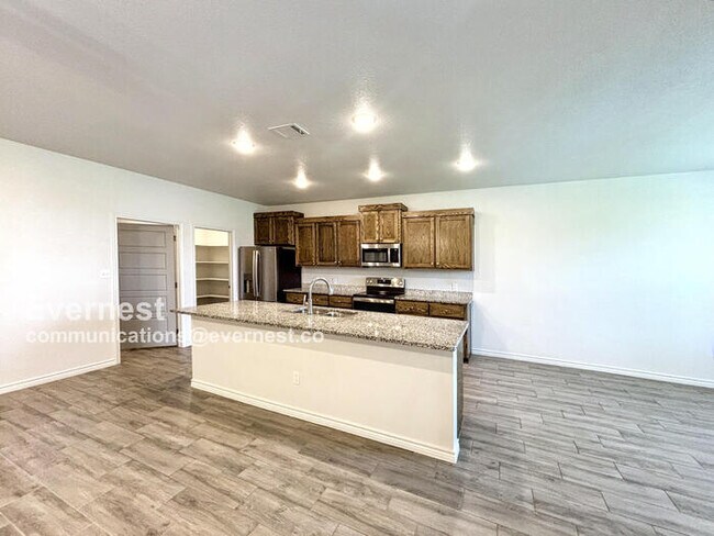 Foto del edificio - 8503 Glade Dr