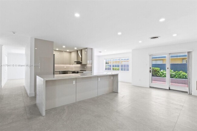 Foto del edificio - 2070 NE 54th Ct