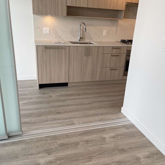 Building Photo - 13350 Central Ave