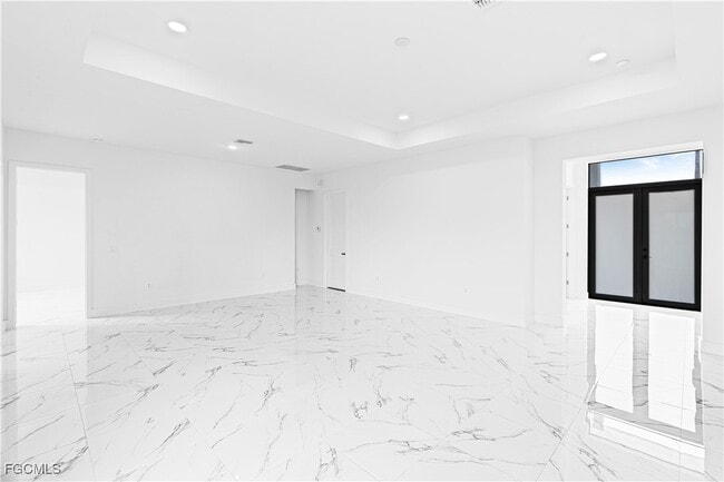 Foto del edificio - 1019 Kismet Pkwy W