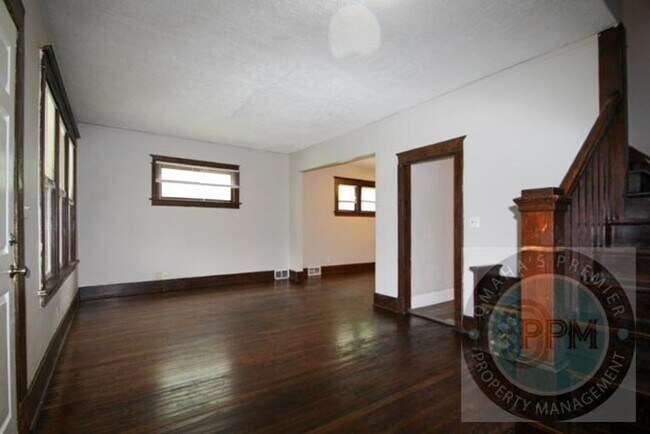 Building Photo - 3315 Seward St