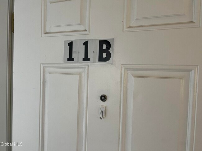 Foto del edificio - 11-21-21 Ashdown Rd