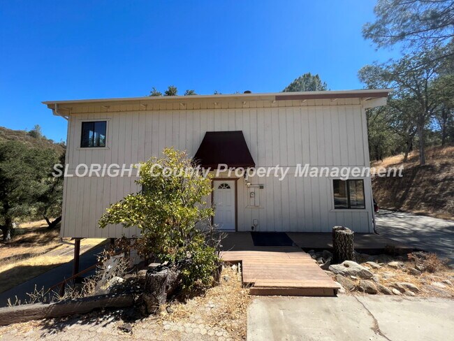 Foto del edificio - AVAILABLE MAY - Large 4 Bedroom / 3 Bathroom Home in Santa Margarita