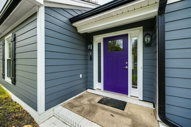 Foto del edificio - Beautiful 3 bedroom 2 full bath Ranch on a cul-de-sac in Charlotte's Walnut Creek community.