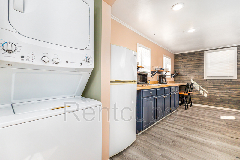 Foto principal - 647 Louella Ln