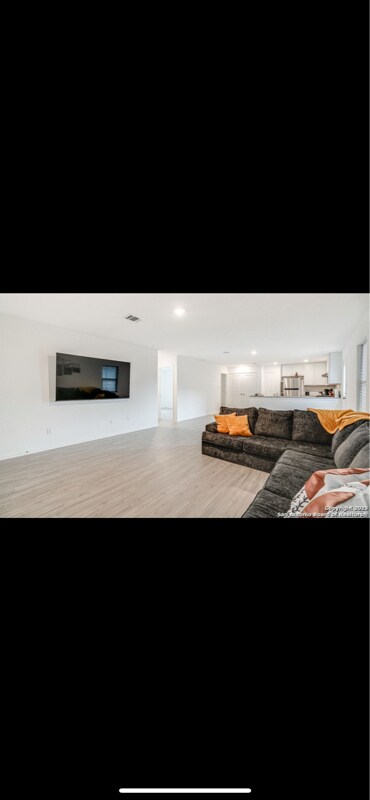 Building Photo - 2926 Millikan Dr