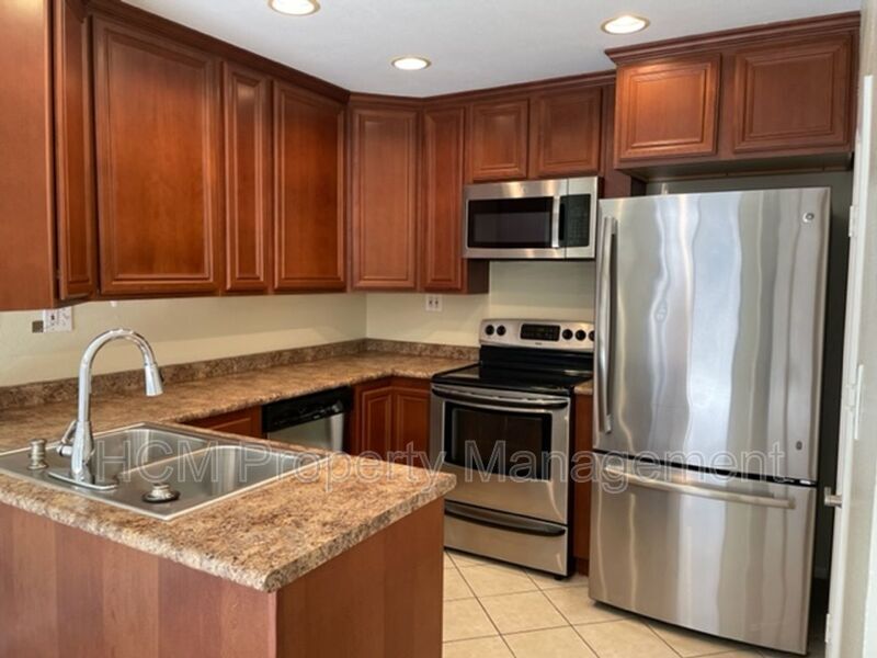 Kitchen w/ included refrigerator - 2214 E Avalon Ave