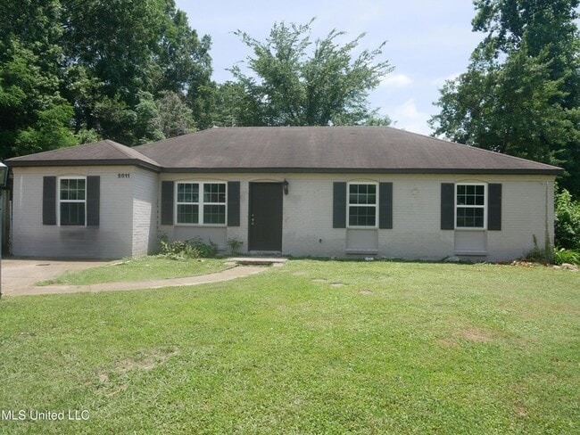 Building Photo - 2011 Coral Hills Dr