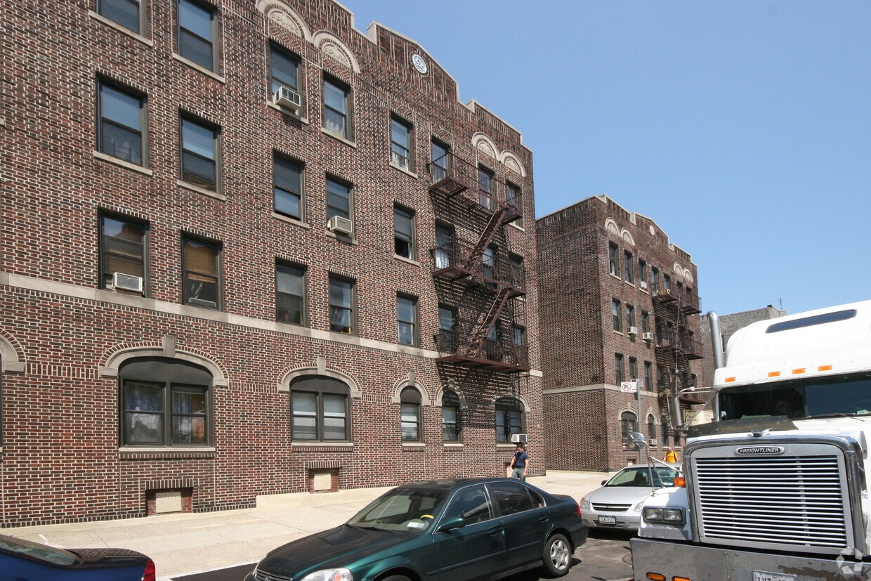 Foto del edificio - 7202-7212 4th Ave