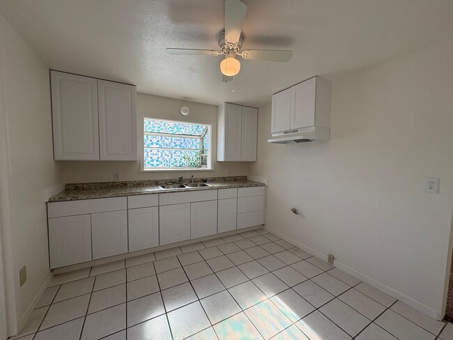 Building Photo - 2 WEEKS FREE RENT January Special - Beautifully Remodeled 2 Bed, 1 Bath Home!