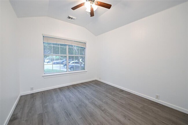 Foto del edificio - 910 Rocking Spur Cove