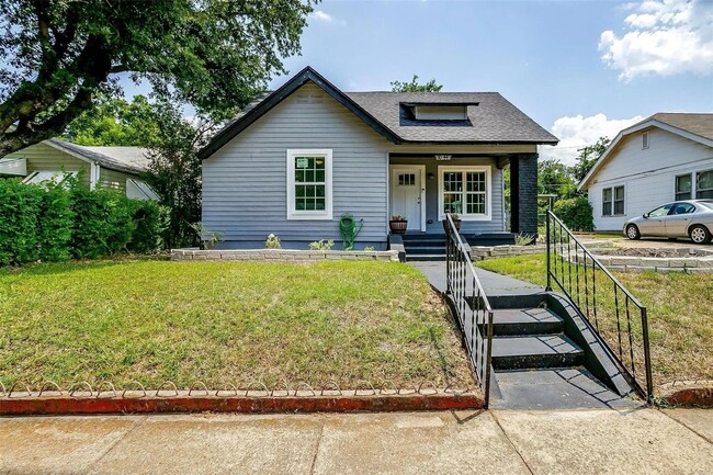 Building Photo - Charming, remodeled 2BR House in Fort Worth