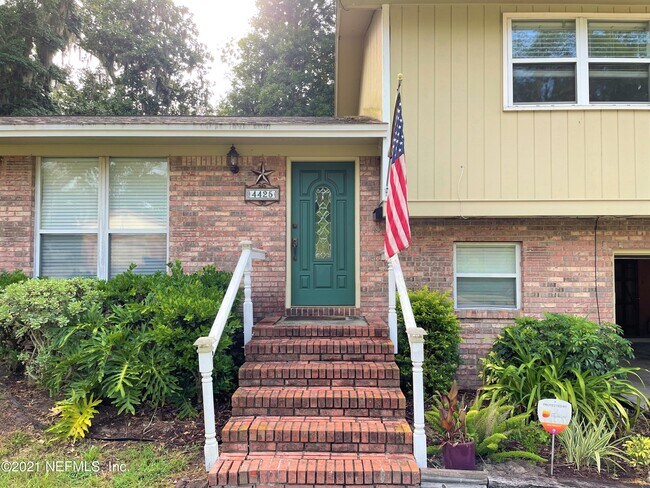 Foto del edificio - 4425 Bluff Ave