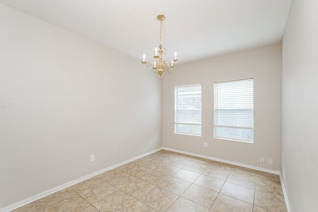 Building Photo - 18423 Knob Hill Lake Ln