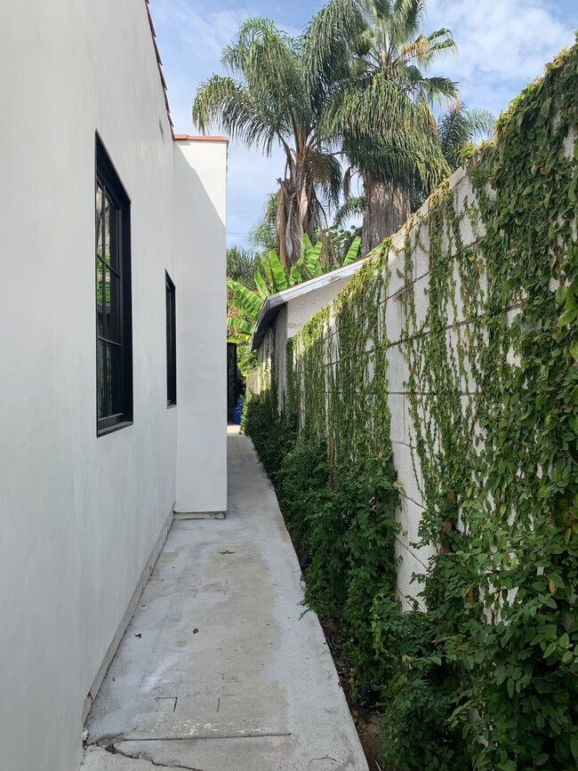 Private walkway - 719 N Formosa Ave