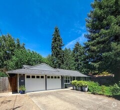 Building Photo - 6136 SW Fernbrook Cir