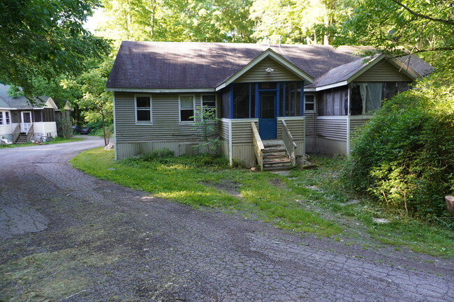 Building Photo - 18 Miller Hill Rd