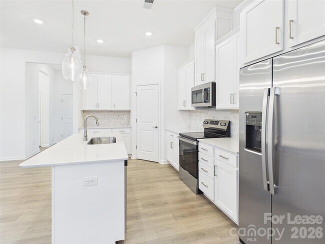 Foto del edificio - 5511 Wolfpack Aly