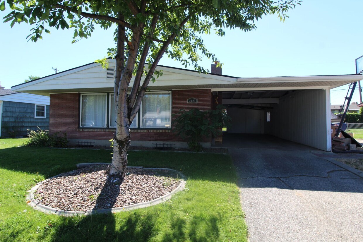 Primary Photo - 3123 W Bismark Ave