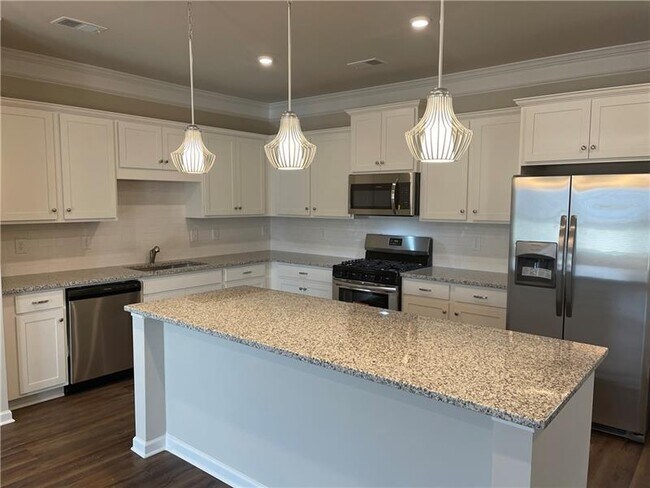 Building Photo - 2300 Buford Town Dr