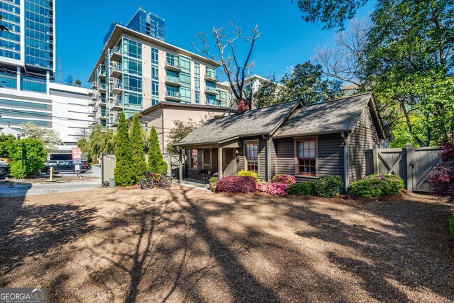 Foto del edificio - 886 Piedmont Ave NE