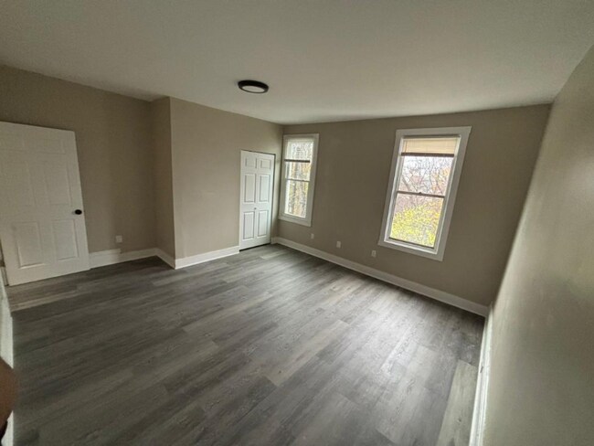 Foto del edificio - 631 Melwood Ave