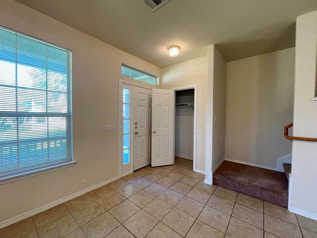 Building Photo - 251 Utterback