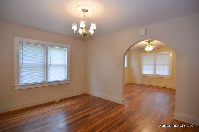 Building Photo - 2528 Milledgeville Rd