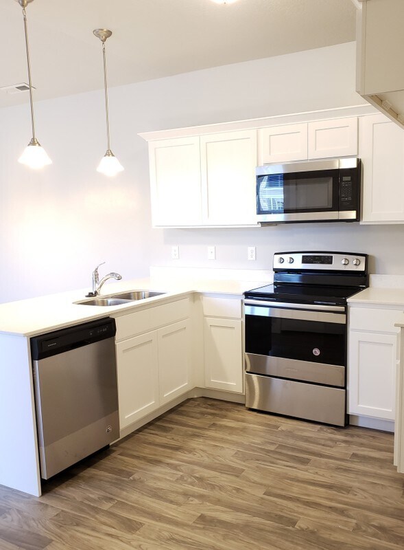 Building Photo - 14648 McKellen Dr