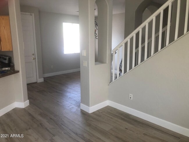 Building Photo - 320 W Mountain Sage Dr