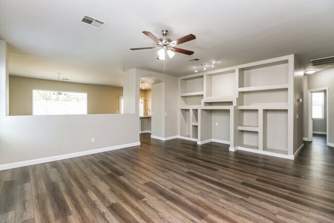 Building Photo - 2706 W Ironstone Ave