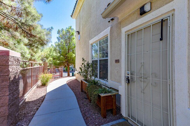 Foto del edificio - 3 Bedroom North Las Vegas Condo Convenient...