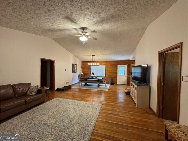 Building Photo - 8911 Daer Water Dr