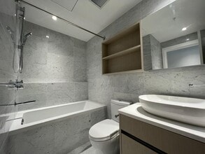 Building Photo - 5168 Cambie St