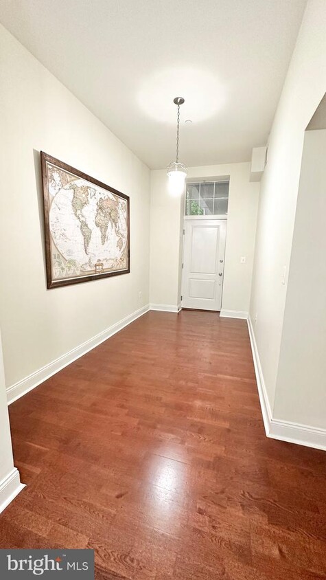 Primary Photo - 1 Academy Cir