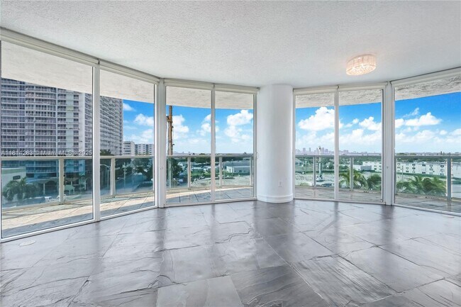Foto del edificio - 1881 79th Street Causeway