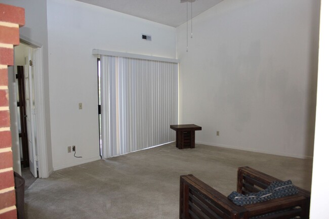 Building Photo - Two Bedroom Condo For Rent