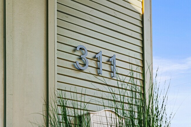 Building Photo - 311 Eagleland Dr
