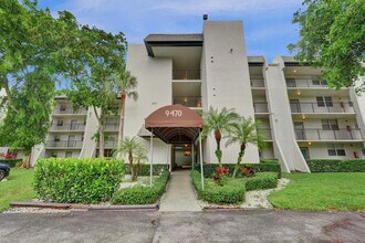 Building Photo - 9470 Poinciana Pl