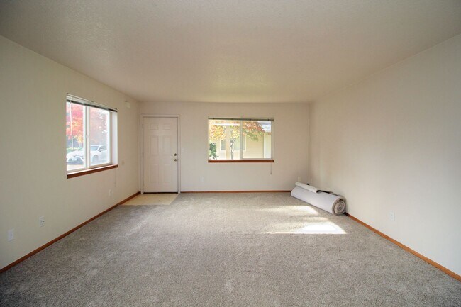 Building Photo - 470-470 W Gloucester St